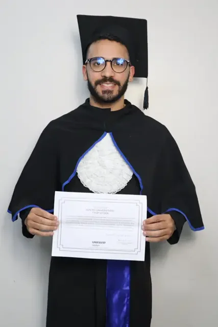 Formado(a) da Unicive com o diploma